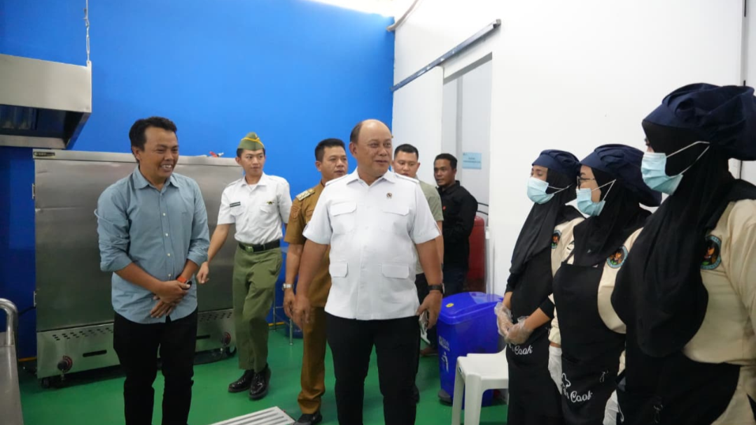 Dorong Ekonomi Rakyat melalui MBG, Kepala BGN Sumatera Utara Pantau SPPG di Bandung